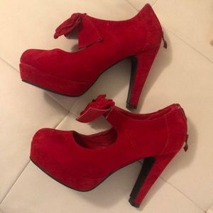 Red Velvet Bow Pumps ❤️